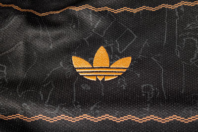 Het traditionele Adidaslogo. Dat oogt fraai! © Ajax Life