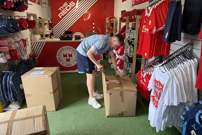 Er komt net een speciale bestelling binnen. © Ajax Life
