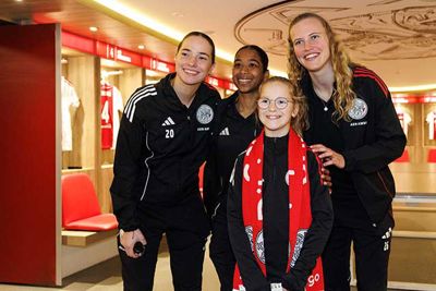 Dan is het tijd Colin, Dostmohamed en Kip te ontmoeten! © Pro Shots