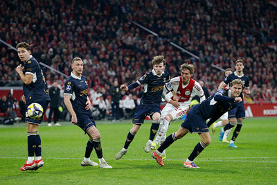 Godts nog met een venijnig schot, maar wel net naast. © De Brouwer