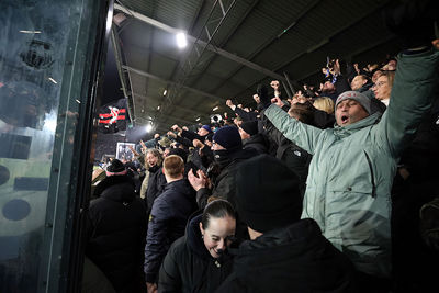 En Godts zet Ajax zelfs op voorsprong! © De Brouwer