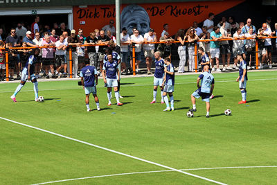 Zij maken zich klaar voor het laatste oefenpotje van de voorbereiding. © SV Ajax