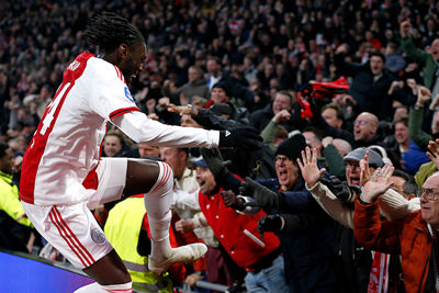 Hoppa, net als in Bakoe over de boarding. © De Brouwer