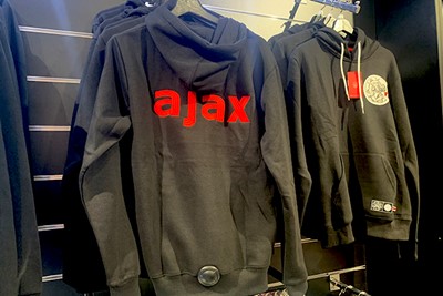 Achterzijde hoodie. © Ajax Life