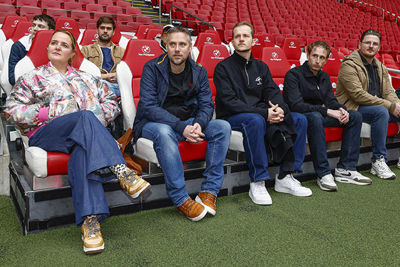 Even voelen of die stoelen goed zitten! © Pro Shots