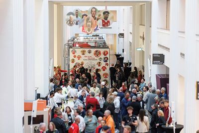 Druk wordt het al snel voor een fijne Ajaxavond. © Pro Shots
