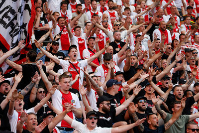 Meteen reactie van een deel van het publiek. Steunen! © De Brouwer