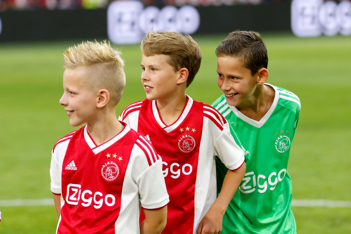 mascottes-psv-ajax-1200