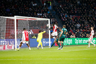 Daar knikt Brobbey al vlot binnen op aangeven van Bergwijn. © De Brouwer