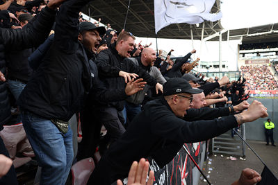 En dan scoort Ajax! Weghorst prikt raak. © De Brouwer