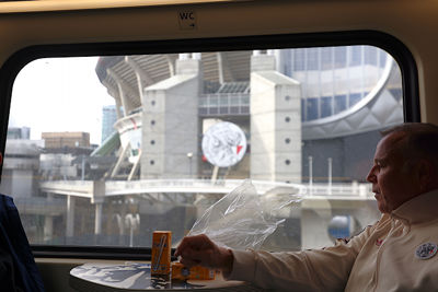 Dat logo. Wat is-ie mooi, hè? © De Brouwer