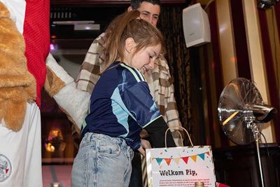 Er staat voor alle kids een tof cadeautasje klaar. © Pro Shots