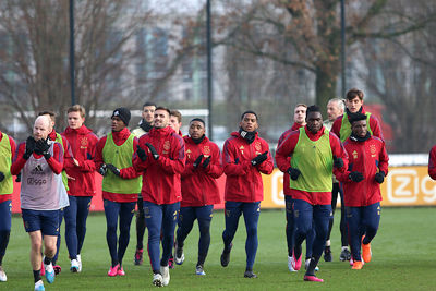 Kom op, mannen! © De Brouwer