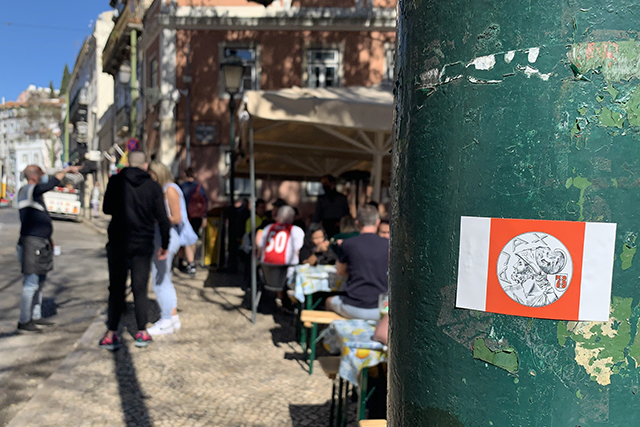 Awaydays zijn ook… Stickerennnn! © Ajax Life