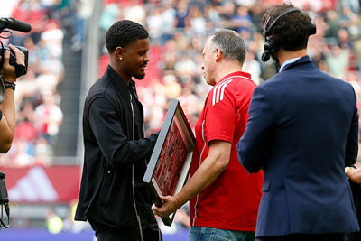 ‘Geef ‘m een mooi plekje in Londen en veel succes!’ © De Brouwer