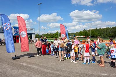 In alle vroegte zien we Ajaciedjes en Heerenveensupportertjes. © Pro Shots