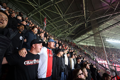 Toch blijven we houden... © De Brouwer