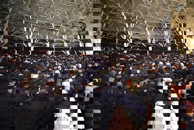 Na de 2-4 van Gloukh is het tijd voor een welverdiende pogo. © De Brouwer