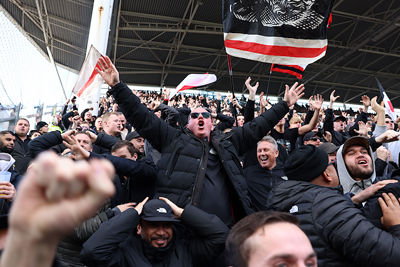 We staan voor! Toch...? Of...? © De Brouwer