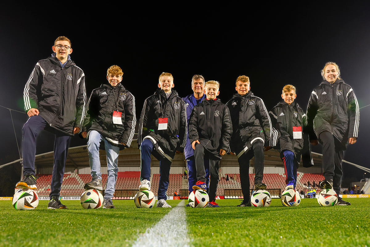 Word ballenjongen of -meid bij Jong Ajax - Telstar!