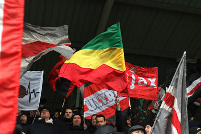 Vlaggen... © De Brouwer