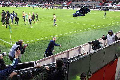 Daar vliegt een stukje schrale troost door de lucht. © De Brouwer