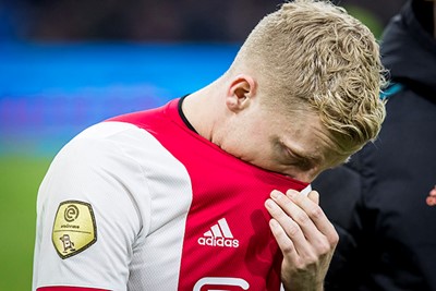 AMSTERDAM - 06-12-2019, Johan Cruijff Arena Dutch football, Eredivisie season 2019-2020. 

Ajax player Donny van de Beek disappointment during the match Ajax - Willem II. Final score 0-2