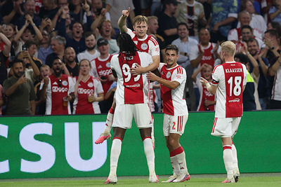 Ook Edvardsen pikt zijn goaltje mee. © De Brouwer