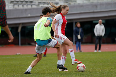 Hoi, we zoeken nog een spelverdeler bij het eerste! © De Brouwer