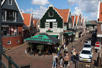 De dag begon goed. Vrij reizen naar Volendam. © De Brouwer