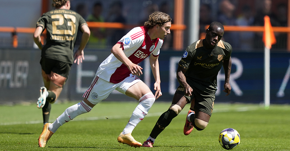 Ajax grijpt na verlenging Europese reddingsboei met zege op FC Utrecht