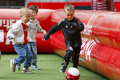 En een balletje trappen. Dat natuurlijk ook! © Pro Shots
