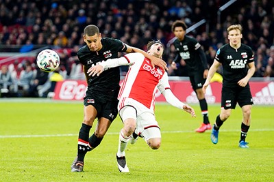 Andersom zouden we zeggen dat Ajax een penalty had versierd, toch? © Pro Shots