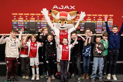 Een groepsfoto met onze toffe lynx? Tuurlijk! © Pro Shots