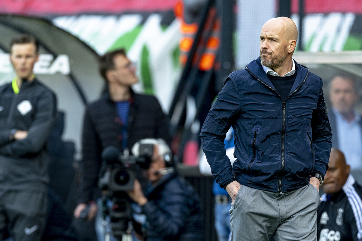 Ten Hag ziet hoe Ajax moet ‘knippen en plakken’ met opstelling