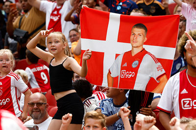 De fanclub van Anton Gaaei is er ook! © Pro Shots