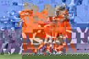 oranje-vrouwen-1200