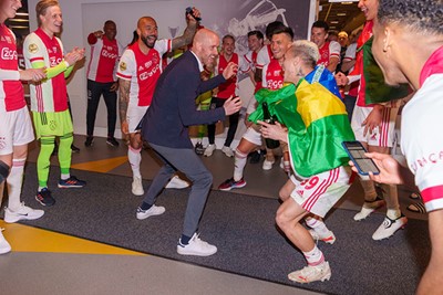 En weeeeer een titel. Het levert geweldige plaatjes op. © AFC Ajax