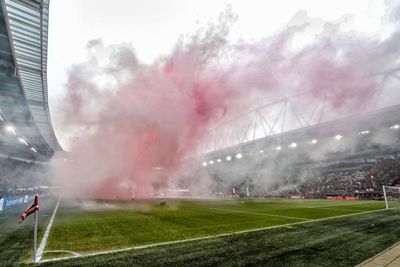 Stukje rookontwikkeling naar de mensen toe. © Pro Shots
