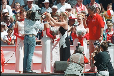 SV Ajax lanceerde in 1995 de Miss Ajaxverkiezing. © AFC Ajax