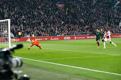 Mokio toont zijn ballieritme! © De Brouwer