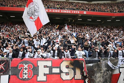 Toch zien we Ajax ook flink ploeteren tegen Feyenoord. © De Brouwer