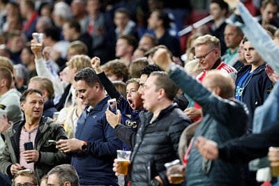 We zien dat Ajax met plezier staat te spelen. © De Brouwer