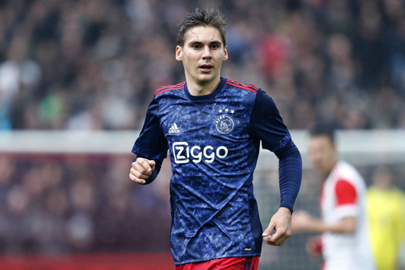 Wober Als Het Hele Stadion Zingt Klinkt Het Ongelooflijk