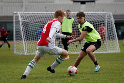 Buitenom dreigen en dan toch naar binnen. © De Brouwer