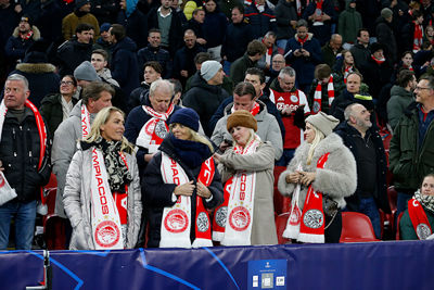 Goedenavond, dames. © De Brouwer