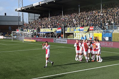 Hup, Ajax! © De Brouwer
