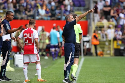 Hier zien we de trainer van Arsenal – correctie Ajax – in actie. © SV Ajax