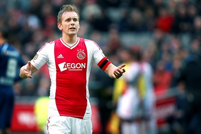 2012/13: Strak pasmodel, rare rode baan aan onderkant... © AFC Ajax