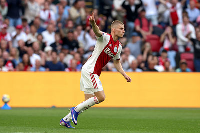 Gaaei maakt de 1-1! Deze man heeft een abonnement op mooie doelpunten. © De Brouwer